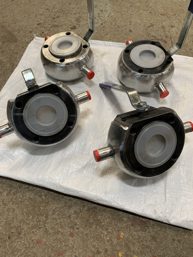 Ball-valves with Stainless Steel.