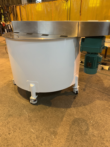 Jacketed mobile stirrer kettle..